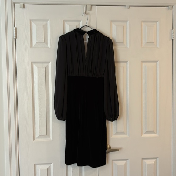 Vince Camuto Balloon Sleeve Velvet Dress - Picture 4 of 4